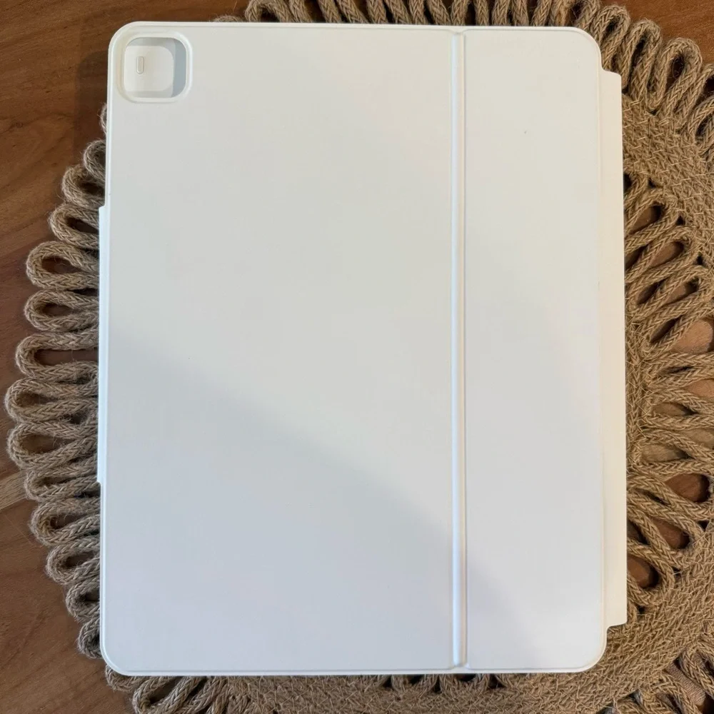 ESR White Tablet Keyboard Case
